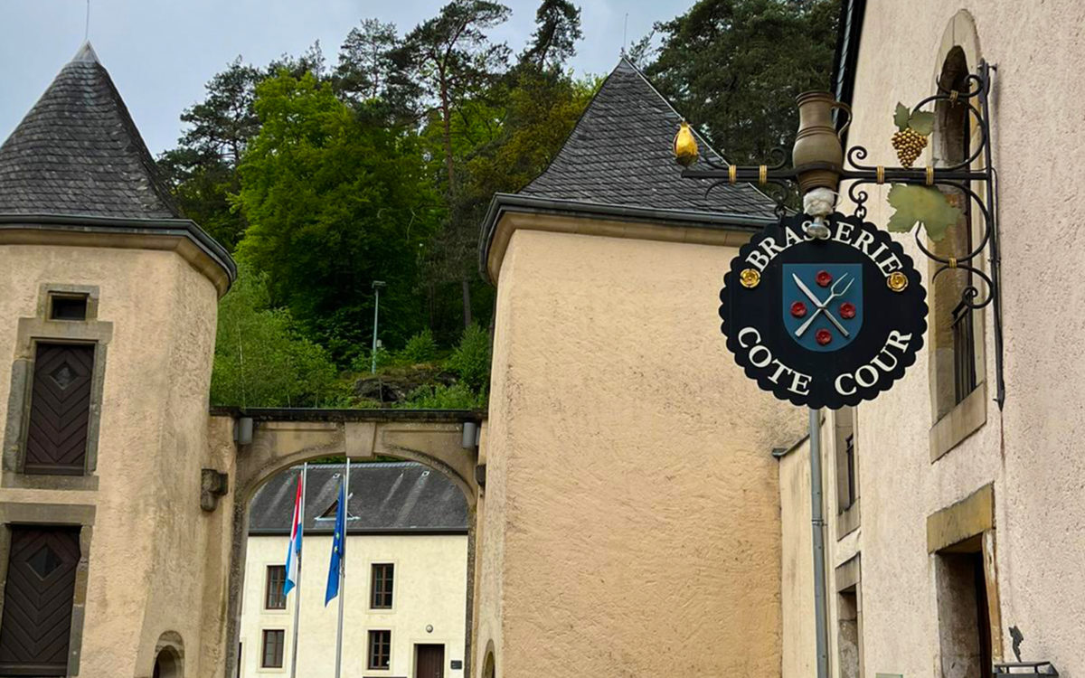 Brasserie Côté Cour - Luxembourg - Bourlingster - Table d'exception végétarienne - devanture