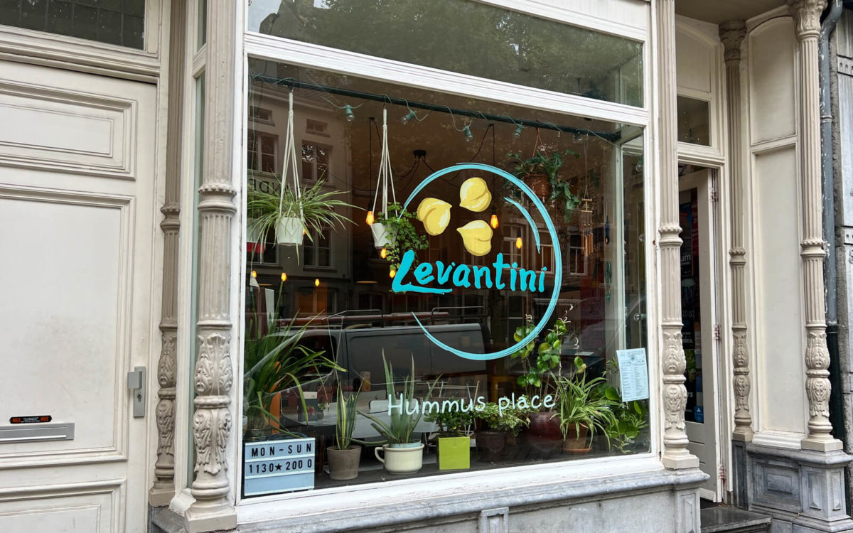 Levantini - Maastricht - Table découverte végétarienne - Vitrine