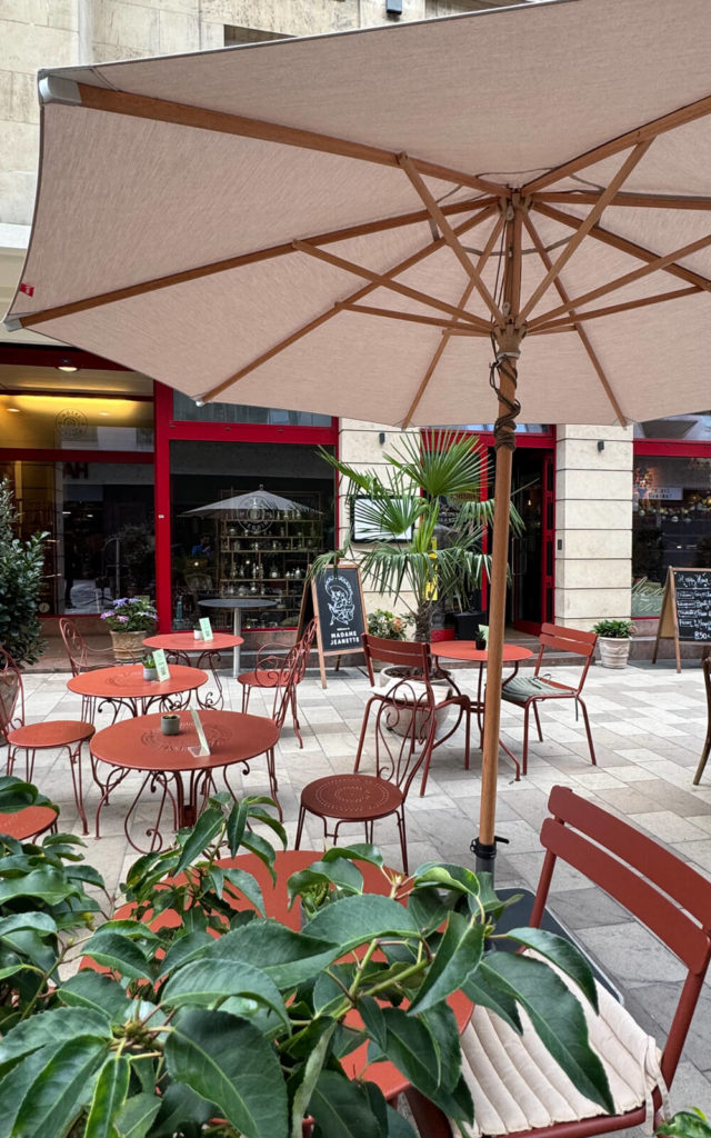 Madame Jeanette - Luxembourg - Table découverte - menu végétarien - terrasse