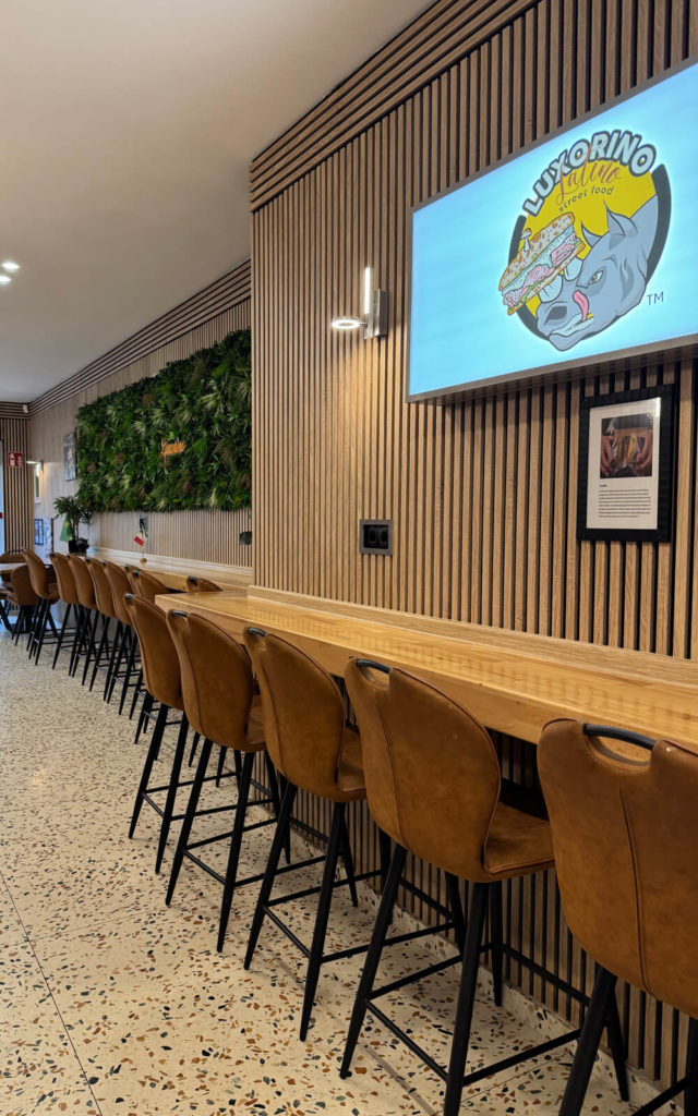 Luxorino - Luxembourg - Table découverte végétarienne - salle