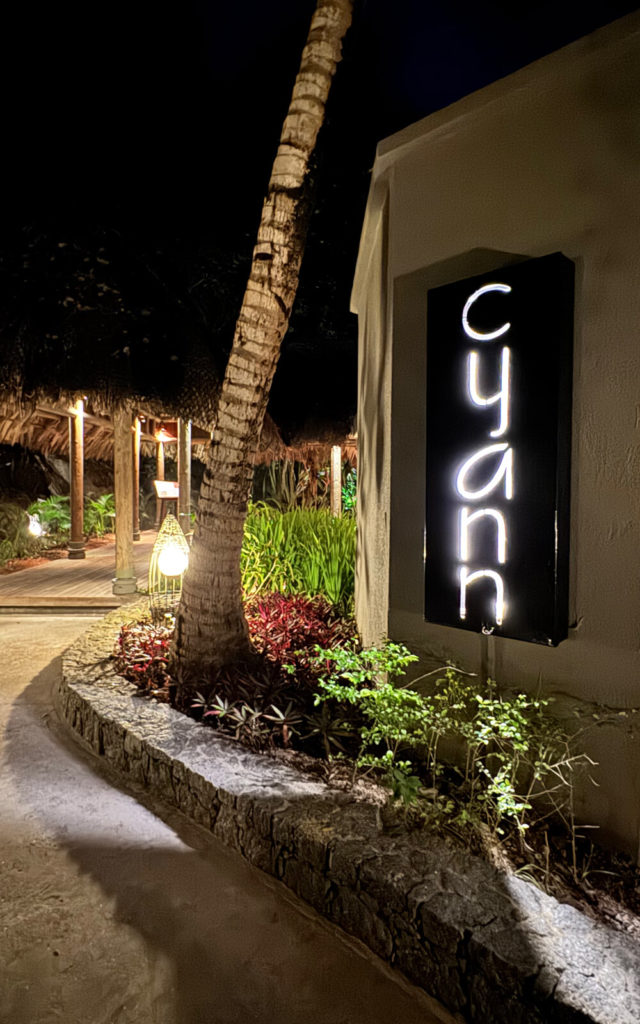 Cyann - Mahé - Seychelles - Table d'exception - Menu végétarien - enseigne végétarienne - cover