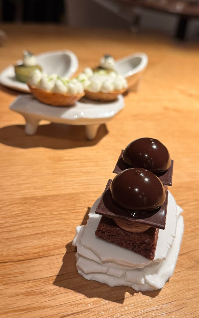 Mignardise entremet chocolat par Alexis Baudin